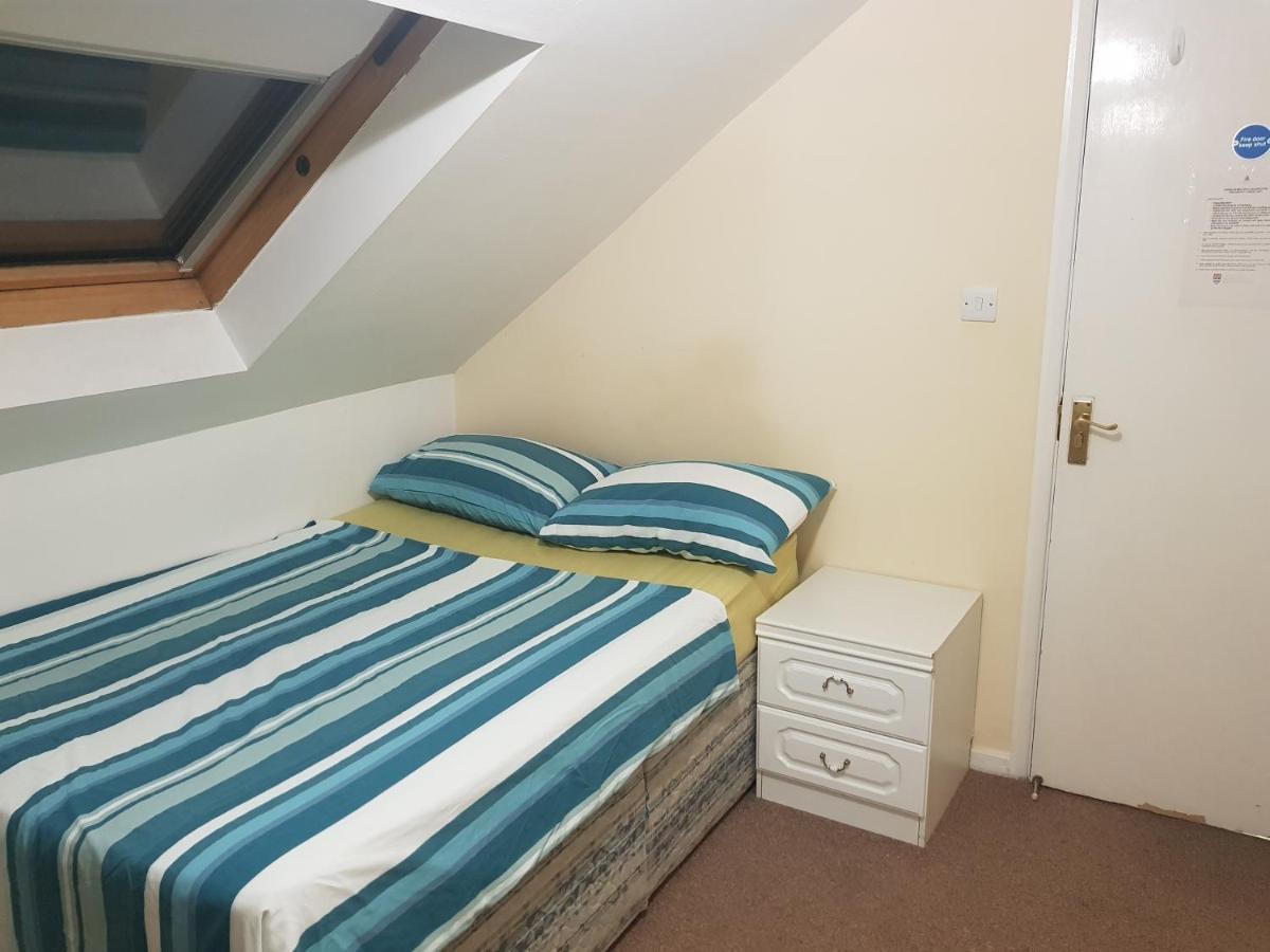 London Heathrow Villa West Drayton  Dış mekan fotoğraf
