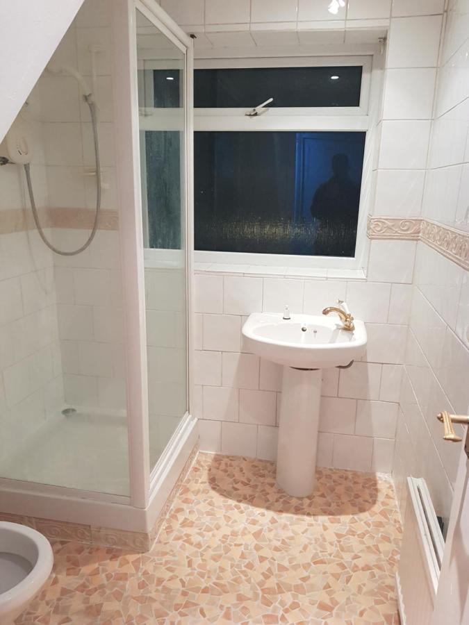 London Heathrow Villa West Drayton  Dış mekan fotoğraf